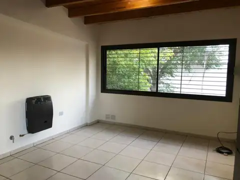 Departamento en Alquiler en Cuarta Sección, $ 550.000