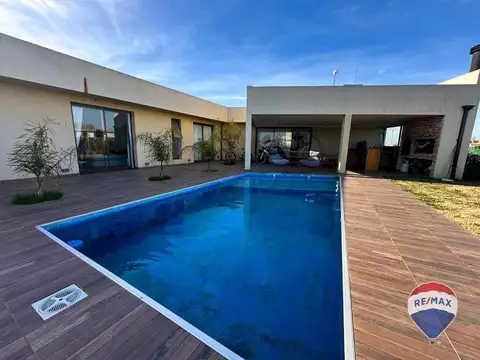CASA 4 AMBIENTES EN VENTA EN LA ALAMEDA CANNING 