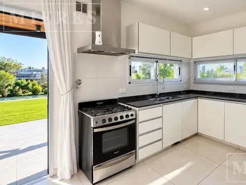 Casa en Venta en Pilar del Este - Santa Elena, USD 290.000