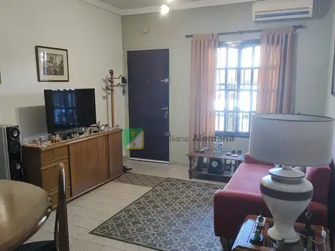 Casa 3 ambientes con 2 baños