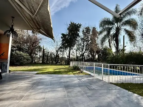 Casa en Venta con 3 cocheras