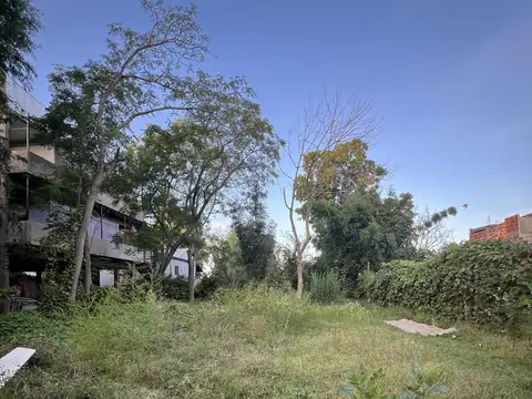 Terreno en Venta 27  mts Fondo