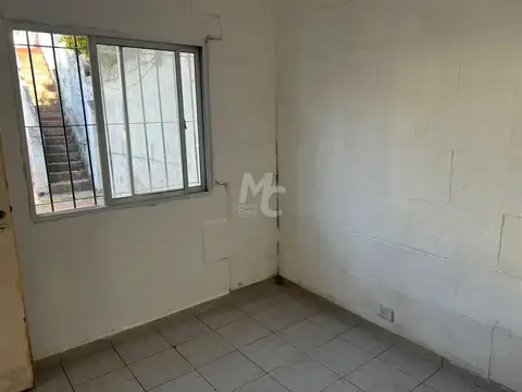 Depto Tipo Casa en Alquiler con 1 cocheras