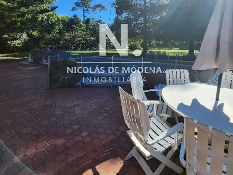 Casa de 3 domritorios y dependencia en venta en excelente ubicacion, ideal inversores.