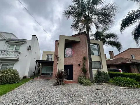 Casa  en Venta en Champagnat, Pilar, G.B.A. Zona Norte