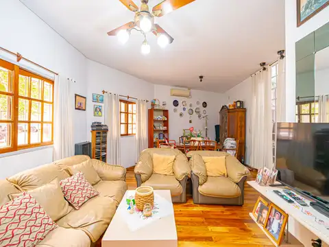 VENTA CASA 5 AMBIENTES SAAVEDRA GARAGE JARDIN