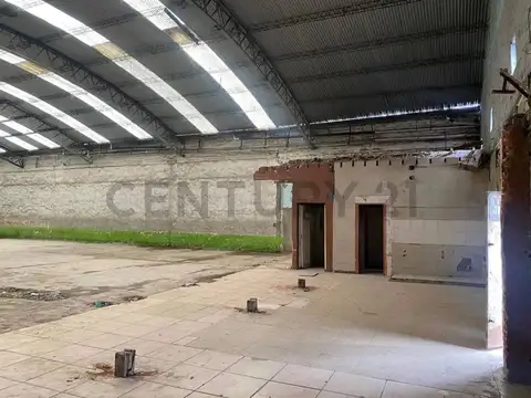 Av. Eva Duarte De Perón 900, Piso 0