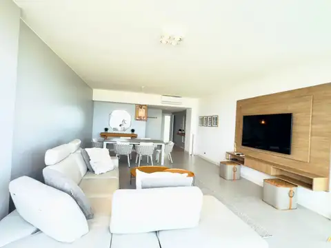 Departamento en Venta en Playa Brava, USD 1.190.000