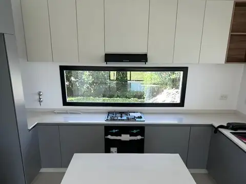 Casa 4 ambientes con 4 baños