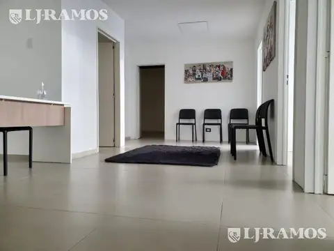 Oficina en Venta con 3 cocheras