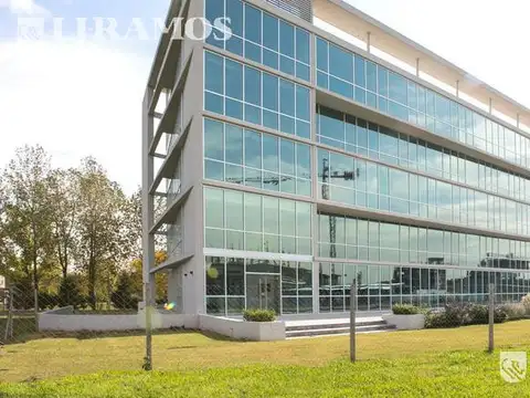 Oficina subdividida, ideal centro médico. Skyglass 2, excelente acceso Km 42.5 Pilar