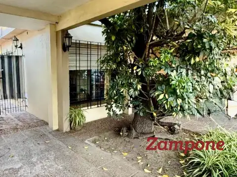 Casa 5 ambientes con 1 baño
