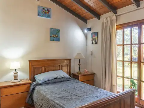 VENTA CASA QUINTA CRUCE CASTELAR OPORTUNIDAD