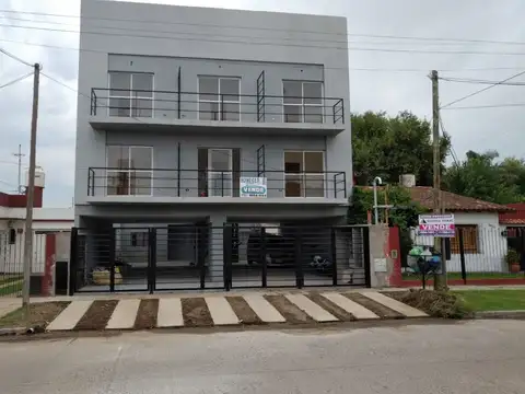 CONDOMINIO SAN NICOLAS 3 ambientes con balcón - Cochera optativa