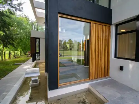Casa en Venta en Miralagos, USD 580.000