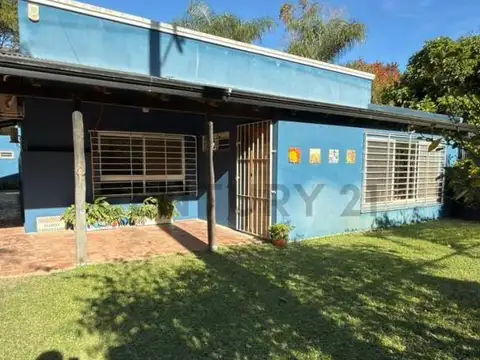 Casa en Venta con 3 cocheras