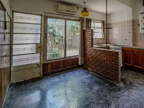 CASA 5 AMBIENTES (3 DORMITORIOS MAS UN ESCRITORIO)2 COCHERAS