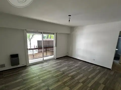 4 AMBIENTES CON COCHERA | PATIO | BALCON | AV. CASEROS y AV BOEDO