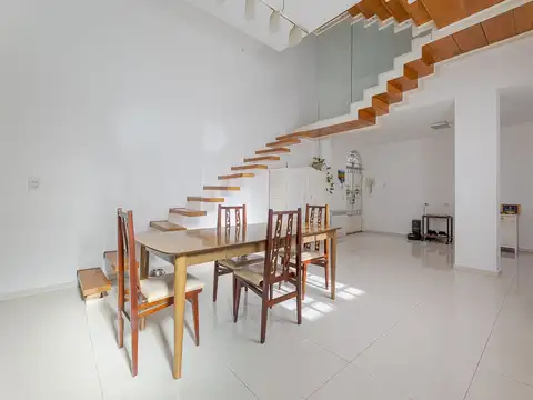 VENTA. PH 3 DORMITORIOS. JUJUY 1600