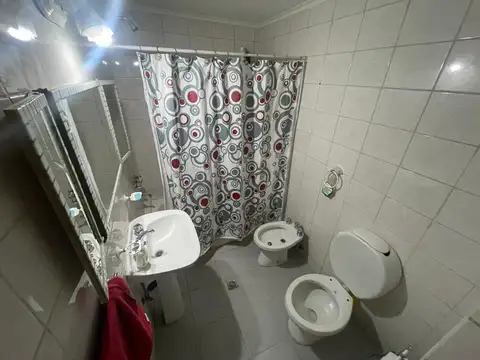 CASA EN VENTA EN BOULOGNE - 5 DORMITORIOS - GRAN JARDIN CON QUINCHO Y PILETA