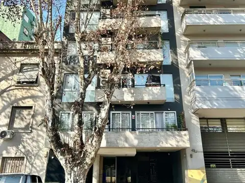 Hermoso semipiso 3 amb al fte. Amoblado
