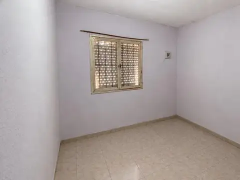 Alejandra Greca 1100