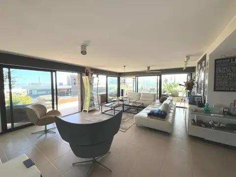 Departamento 5 ambientes con 4 baños
