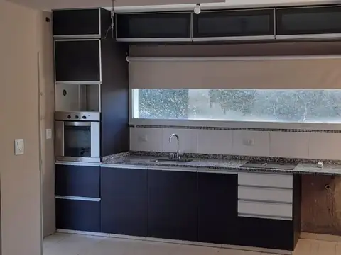 CASA A LA VENTA EN JUANA KOSLAY