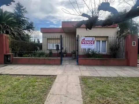 Casa centrica en venta, Marcos Paz.