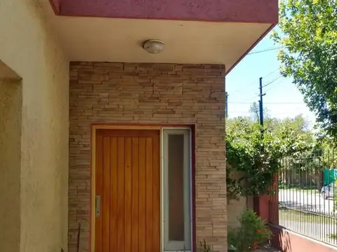 Casa 4 ambientes con 1 baño