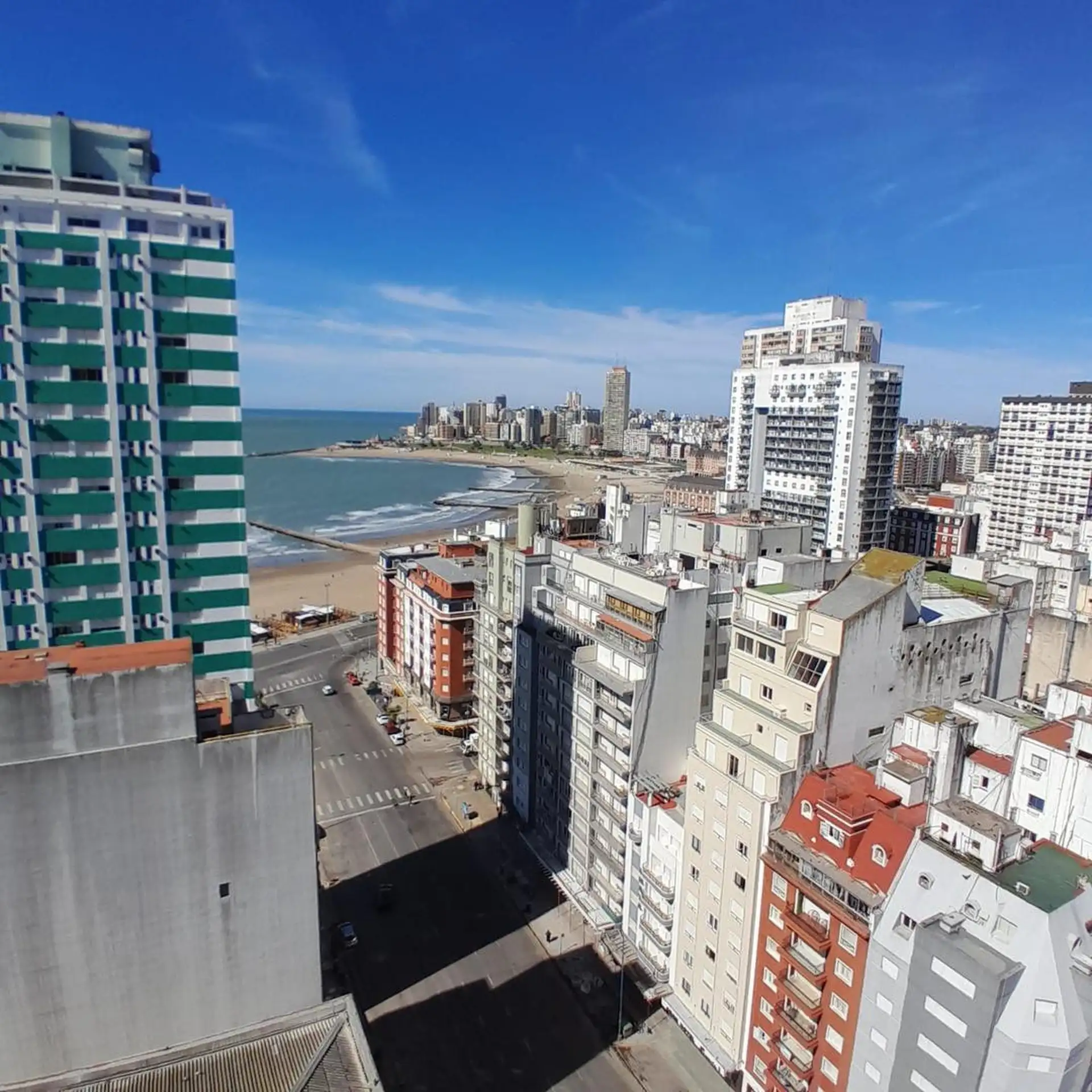 Depto 3 amb, 68m² con cochera y vista al mar — Centro