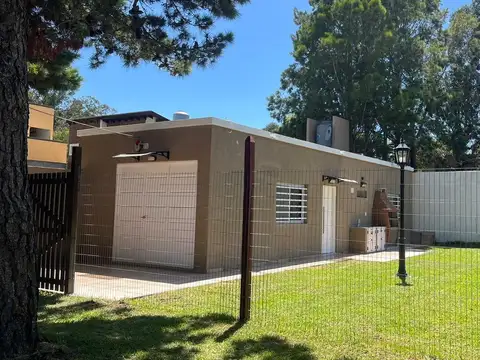 Casa en Venta - 1 Dormitorio 1 Baño Cochera - 397 mts2 - La Lucila Del Mar, Buenos Aires