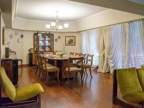 Casa 7 ambientes con 3 baños