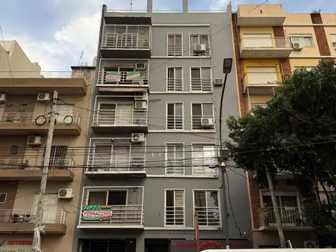 Departamento 2 Ambientes con Patio y 4 Cocheras – Tapiales Centro