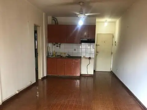 3 De Febrero 200 , Piso 1