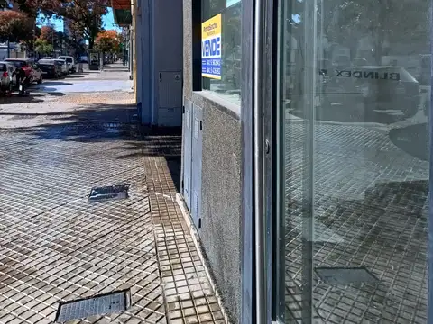 Local en Alquiler en Abasto, $ 500.000