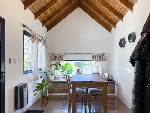Casa 6 ambientes con 2 baños