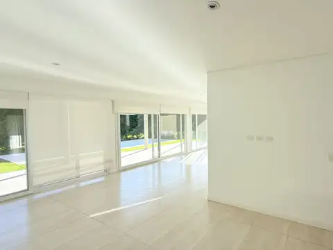 Casa en Alquiler en Ayres Plaza, USD 2.500