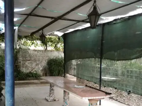VENTA CASA 4 AMB PILETA MERLO FERRARI