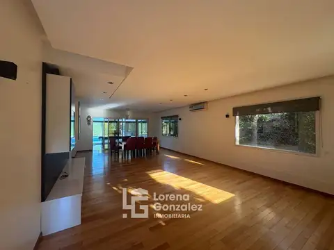 Casa 5 ambientes con 5 baños
