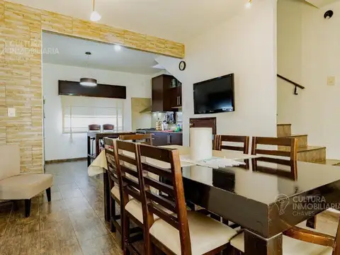 VENTA CASA 4 AMBIENTES MAS DEPTO 2 AMBIENTES EN GRAN LOTE