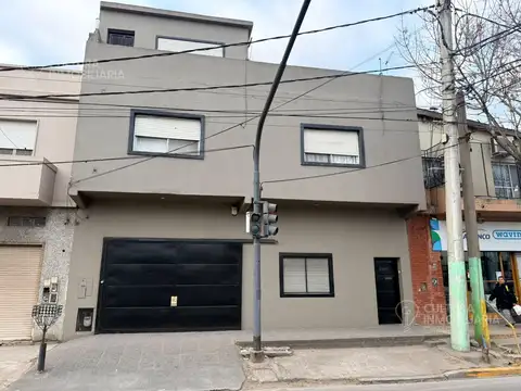 VENTA CASA 4 AMBIENTES DEPARTAMENTO INDEPENDIENTE AV ROCA PATIO PILETA