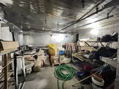 Galpón 1100 m2 cubiertos con habilitación vigente