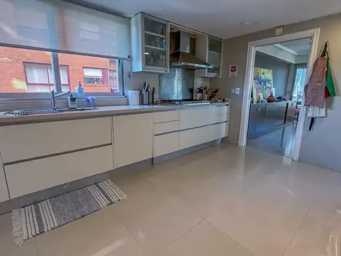 Departamento 4 ambientes con 4 baños