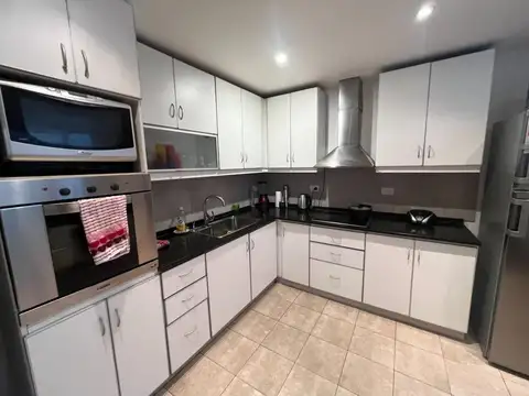 Departamento 4 ambientes con 2 baños