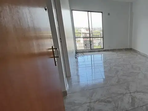 Amplio Dpto 2 Ambientes C Balcon