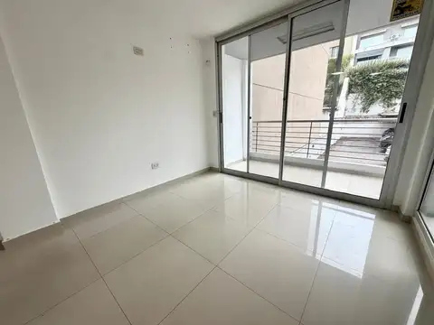 Departamento en Alquiler en Castelar Norte, $ 450.000