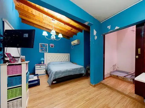 Casa 4 ambientes con 2 baños