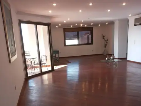 Departamento en Alquiler de 4 ambientes