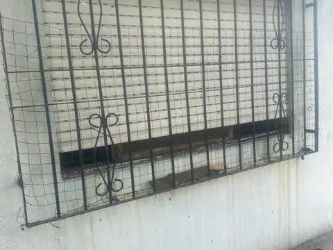 CASA EN VENTA CONSTRUIDA SOBRE LOTE DE 10X25 BARRIO RIFIFI